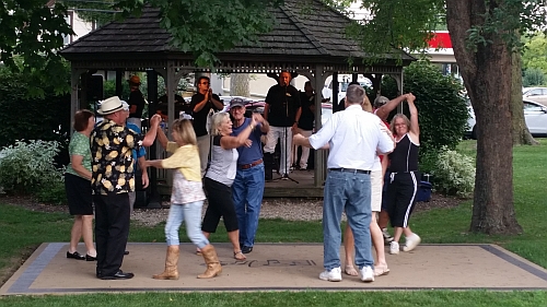 Concert Dancing